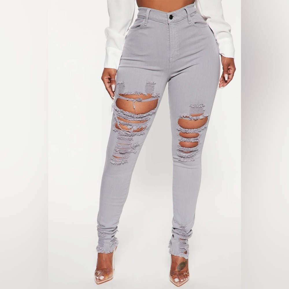 Stylish Gray Distressed Women's Jeans